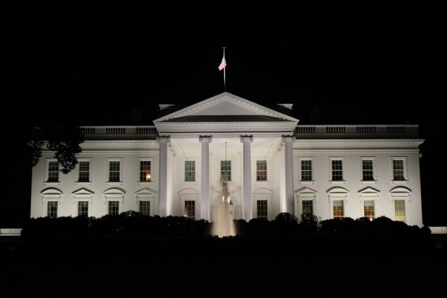 A fachada clássica da Casa Branca, residência oficial dos presidentes dos Estados Unidos da América