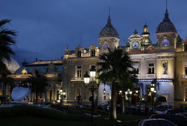 O Cassino de Monte Carlo - reduto dos ricaços (e de quem quer ser ricaço) em Mônaco