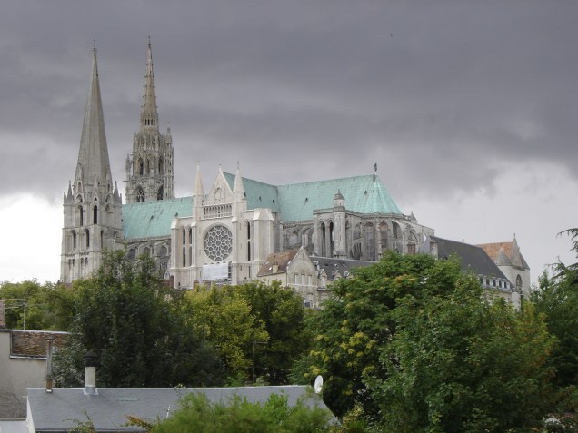 Aspecto da Catedral de Chartres, joia da escola gótica francesa
