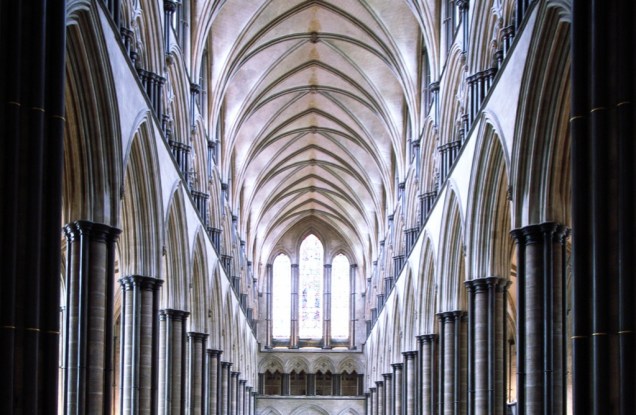 Aspecto geral da nave da Catedral de Salisbury