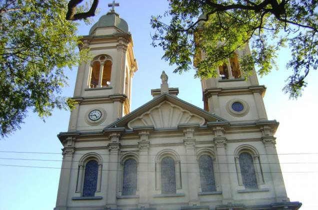 A Catedral Metropolitana foi construída em 1837 por imigrantes portugueses, sendo decisiva para a criação da cidade de Santa Maria