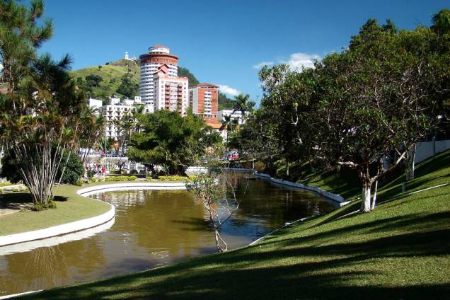 Lago na Praça Adhemar de Barros