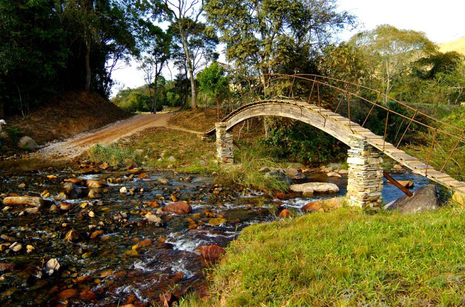 Além desse riacho, a enorme reserva tem 7 cachoeiras