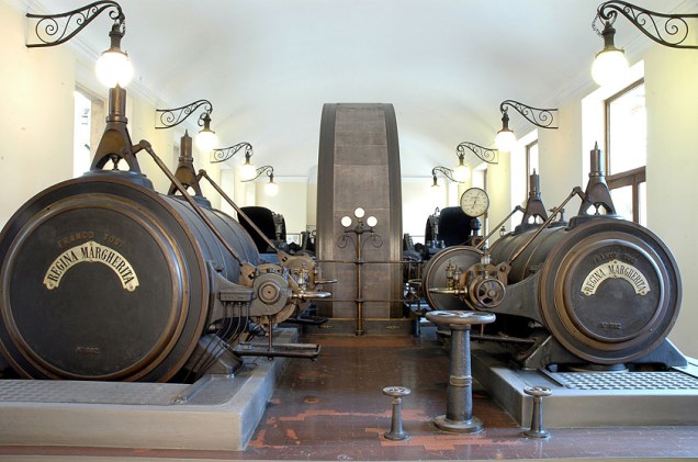 O departamento de energia do museu reproduz uma central termoelétrica