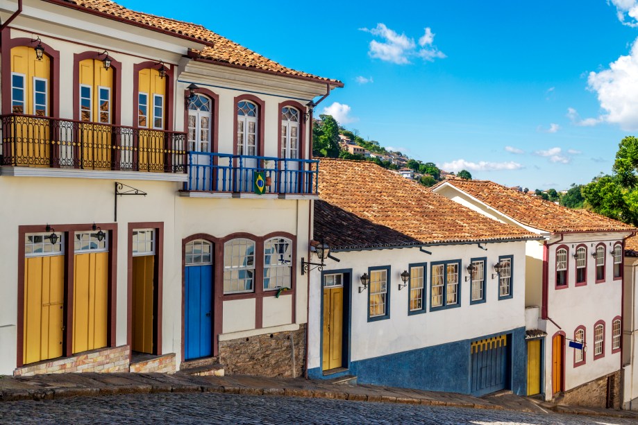 Ouro Preto, que tanto atrai pela história, também mostra sua vocação artística nos ateliês e nas lojas de pedras preciosas e de artesanato espalhadas pelo Centro Histórico