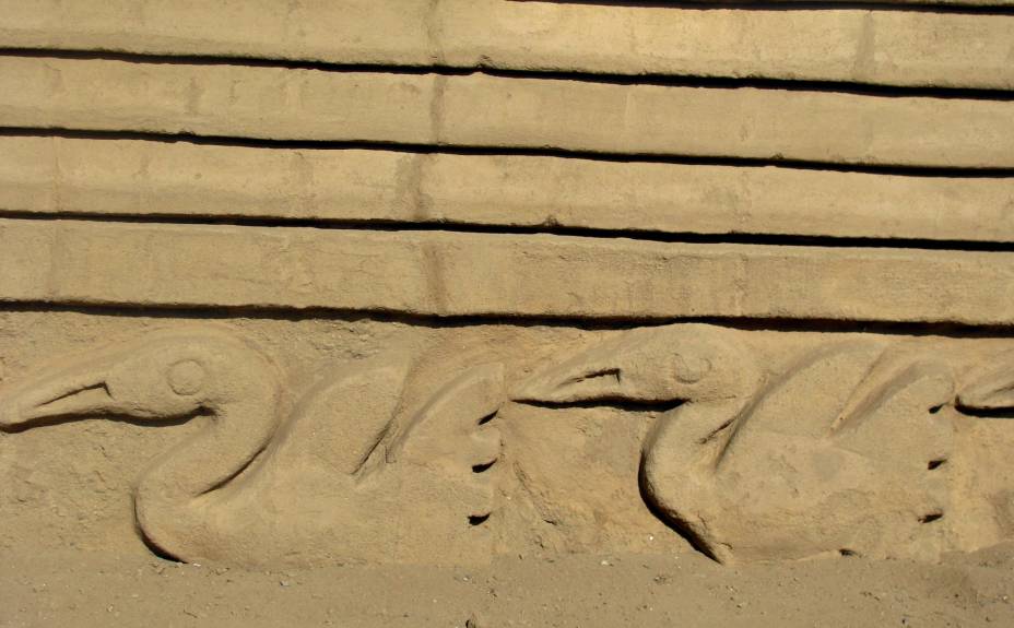 Detalhes dos frisos nas paredes de Chan Chan Detalhes dos frisos nas paredes de Chan Chan