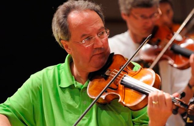 O Violinista Charles Stegeman é graduado no Instituto Curtis e Juilliard School of Music com um bacharelado e mestrado. Ele é concertino da Pittsburgh Opera and Ballet, e presidente de cordas e diretor de formação orquestral na Universidade de Duquesne