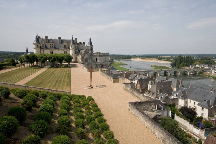 Leonardo da Vinci passou os últimos de sua vida em Amboise, trazido pelo rei Francisco I Leonardo da Vinci passou os últimos de sua vida em Amboise, trazido pelo rei Francisco I