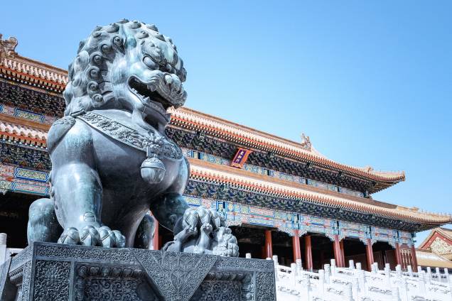 <strong>YUNNAN E TIBETE </strong>Em hotéis luxuosos, o tour tem duas noites em <a href="http://viajeaqui.abril.com.br/cidades/china-pequim-beijing" rel="Pequim" target="_blank">Pequim</a> (foto), para então explorar os rincões do país: são cinco noites entre Dali e Lijiang, na montanhosa província de Yunnan, e seis por Shangri-la e Lhasa, no Tibete, com passeios a templos taoístas, budistas e islâmicos. Inclui voos internos.<strong>QUANDO:</strong> Até outubro<strong>QUEM LEVA:</strong> A <a href="http://www.terramundi.com.br/" rel="Terramundi " target="_blank">Terramundi </a><strong>QUANTO:</strong> US$ 10 350 (sem aéreo)