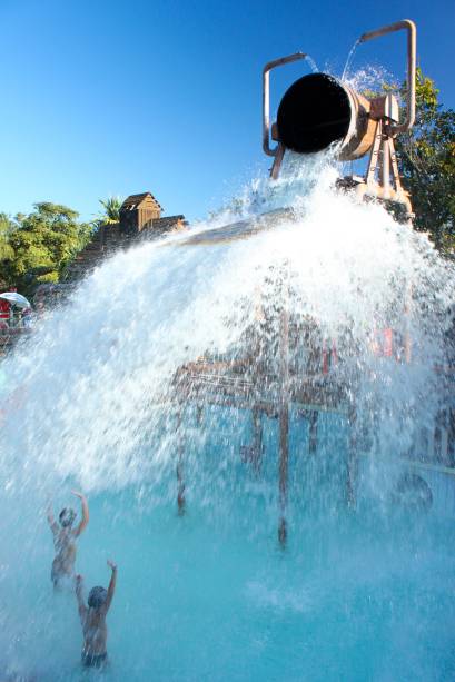 Os pequenos têm locais específicos no Hot Park para seu divertimento, como O Clube da Criança, uma tina gigante que despeja água, e a Prainha da Marina, parte da Praia do Cerrado com ondas pequenas