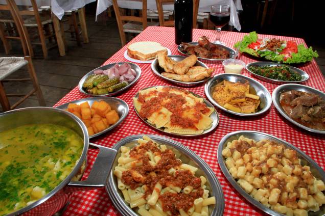 Um dos atrativos da festa são os pratos típicos italianos Um dos atrativos da festa são os pratos típicos italianos