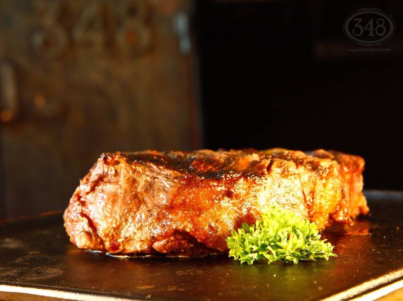 O <a href="https://viajeaqui.abril.com.br/estabelecimentos/br-rj-rio-de-janeiro-restaurante-corrientes-348" rel="Corrientes 348" target="_blank">Corrientes 348</a>, no <a href="https://viajeaqui.abril.com.br/cidades/br-rj-rio-de-janeiro" rel="Rio de Janeiro" target="_blank">Rio de Janeiro</a>, é especialista em carnes argentinas, as parrilladas