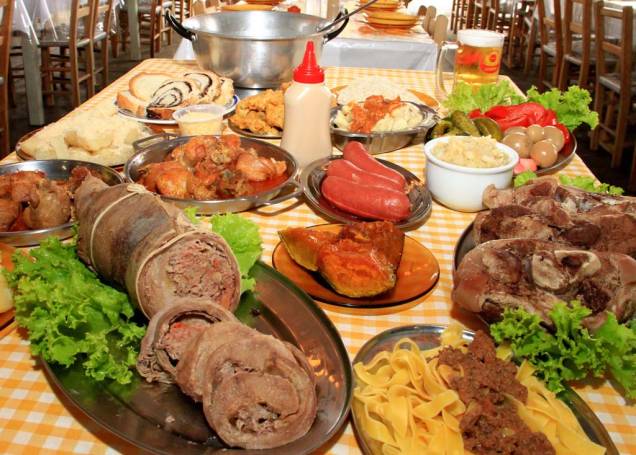 A culinária alemã está presente na Festa da Colônia, em Gramado A culinária alemã está presente na Festa da Colônia, em Gramado