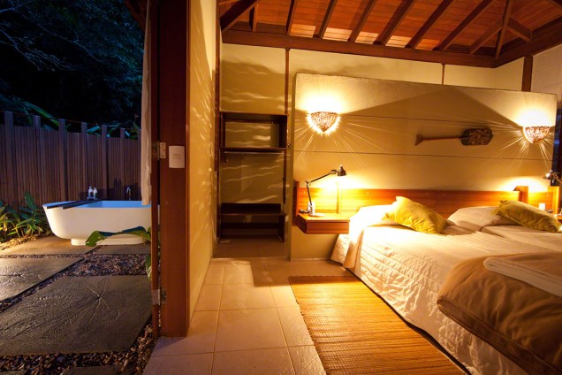 O hotel <a href="https://viajeaqui.abril.com.br/estabelecimentos/br-mt-alta-floresta-hospedagem-cristalino-jungle-lodge" rel="Cristalino Jungle Lodge" target="_blank">Cristalino Jungle Lodge</a> tem uma estrutura com 12 apartamentos e 4 bangalôs