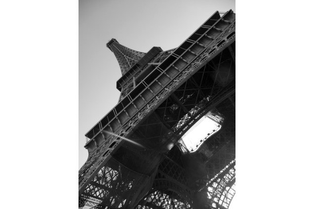 A <a href="https://viajeaqui.abril.com.br/estabelecimentos/franca-paris-atracao-torre-eiffel" rel="Torre Eiffel" target="_self">Torre Eiffel</a>, em <a href="https://viajeaqui.abril.com.br/cidades/franca-paris" rel="Paris" target="_self">Paris</a>, <a href="https://viajeaqui.abril.com.br/paises/franca" rel="França " target="_self">França </a>