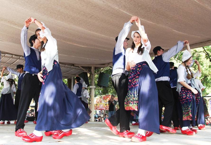 Danças típicas holandesas fazem parte da agenda da Expoflora Danças típicas holandesas fazem parte da agenda da Expoflora