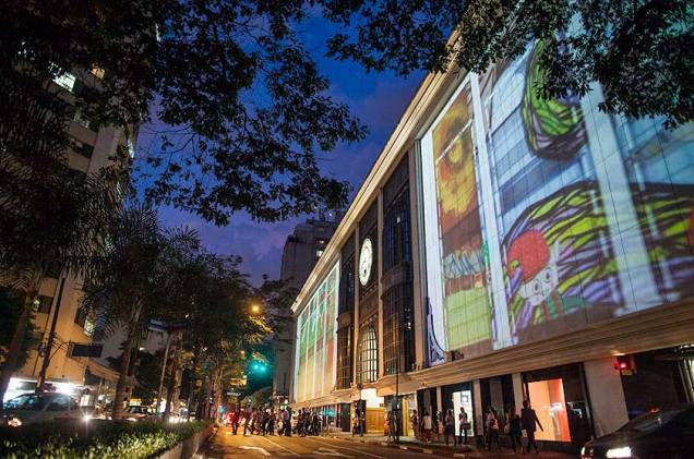 <strong>Shopping Pátio Paulista</strong>    A fachada do shopping que fica na Av. Treze de Maio, perto da Paulista, tem projeções de vídeos com efeito em 3D