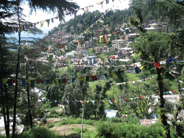 <strong>3. Mcleod Ganj</strong>                O pequeno distrito da cidade de Dharamsala, é, na verdade, um pedaço do Tibet dentro da Índia. Após a tomada do Tibet pela China, os refugiados instauraram ali o Governo Tibetano no Exílio. A cidadezinha também abrigo o templo onde vive o Dalai Lama