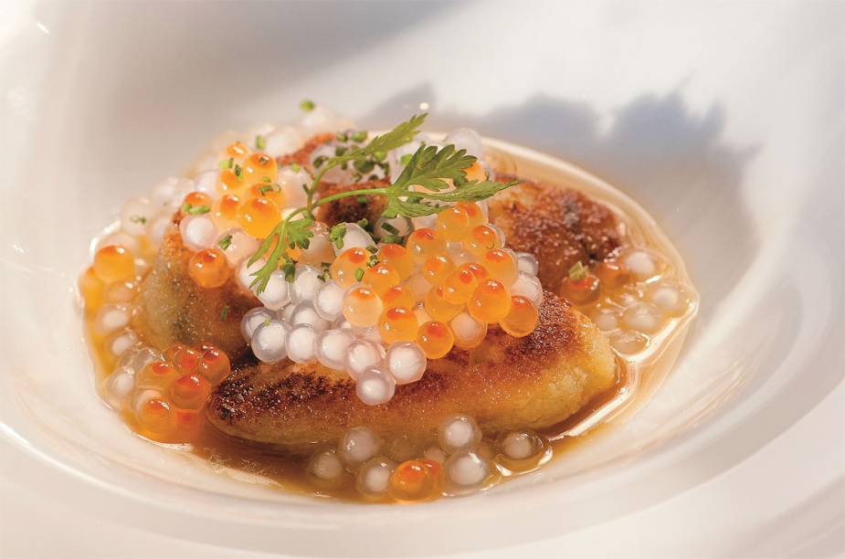 <a href="https://viajeaqui.abril.com.br/estabelecimentos/br-sp-sao-paulo-restaurante-dom" rel="7º D.O.M. - São Paulo" target="_blank"><strong>7º D.O.M. - São Paulo</strong></a>Comandado por Alex Atala, a proposta do D.O.M. é trabalhar com pratos ousados baseados em ingredientes brasileiros, especialmente os da Amazônia. Além de ser o 7º melhor do mundo, em 2013 o restaurante esteve em 2º lugar no ranking da América Latina. <a href="https://viajeaqui.abril.com.br/estabelecimentos/br-sp-sao-paulo-restaurante-dom" rel="7º D.O.M. - São Paulo" target="_blank"><strong>7º D.O.M. - São Paulo</strong></a>Comandado por Alex Atala, a proposta do D.O.M. é trabalhar com pratos ousados baseados em ingredientes brasileiros, especialmente os da Amazônia. Além de ser o 7º melhor do mundo, em 2013 o restaurante esteve em 2º lugar no ranking da América Latina.