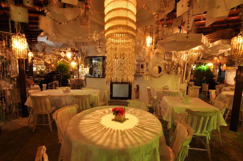 Ambiente do Restaurante Domingos, em Porto de Galinhas, Pernambuco