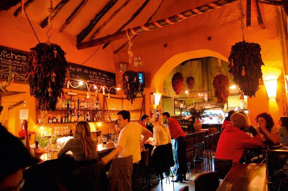 <a href="https://www.cicciolinacuzco.com/" rel="Cicciolina" target="_blank"><strong>Cicciolina</strong></a>Um restaurante contemporâneo para o jantar com comida excelente é o Cicciolina. Tudo de muito bom gosto, a mistura de bistrô e bar, com paredes vermelhas, tudo à meia-luz, faz do Cicciolina um point concorrido e megacharmoso <a href="https://www.cicciolinacuzco.com/" rel="Cicciolina" target="_blank"><strong>Cicciolina</strong></a>Um restaurante contemporâneo para o jantar com comida excelente é o Cicciolina. Tudo de muito bom gosto, a mistura de bistrô e bar, com paredes vermelhas, tudo à meia-luz, faz do Cicciolina um point concorrido e megacharmoso