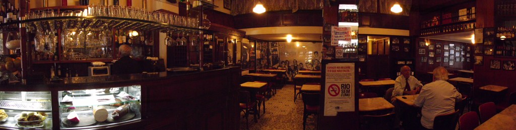 Ambiente do bar Villarino, no Rio de Janeiro
