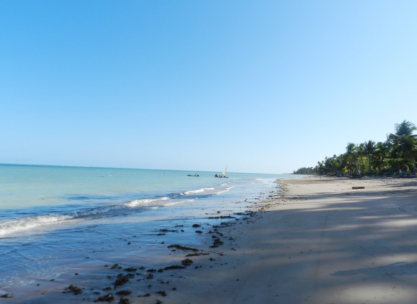 A Praia do Patacho, paradisíaca, e sua superlotação