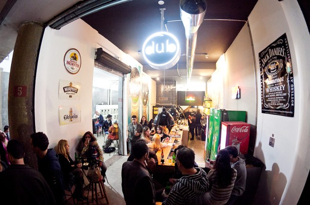 Salão do bar Dub, no edifício Maletta