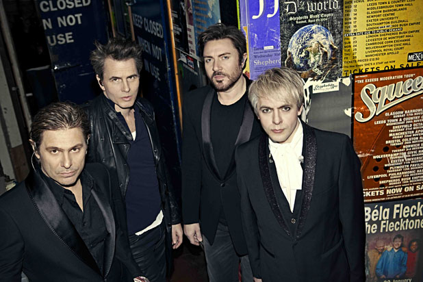 <strong>DURAN DURAN</strong>O grupo inglês conhecido por músicas como <em>Ordinary World</em>, <em>Came Undone</em> e <em>Notorious </em>tocou no Brasil no festival SWU do ano passado e aparentemente gostou bastante do público – quis voltar rapidinho, agora para apresentar o seu mais novo álbum, o<em> All You Need Is Now. </em><strong>Onde e Quando: </strong>Brasília (DF), dia 28 de abril, no Ginásio Nilson Nelson; Rio de Janeiro, dia 30, no Citibank Hall; São Paulo, dia 2 de maio, no Credicard Hall<strong>Ingressos: </strong>no site <a href="https://premier.ticketsforfun.com.br/shows/show.aspx?sh=DURANUMB12 " rel="Tickets For Fun" target="_blank">Tickets For Fun</a> <strong>DURAN DURAN</strong>O grupo inglês conhecido por músicas como <em>Ordinary World</em>, <em>Came Undone</em> e <em>Notorious </em>tocou no Brasil no festival SWU do ano passado e aparentemente gostou bastante do público – quis voltar rapidinho, agora para apresentar o seu mais novo álbum, o<em> All You Need Is Now. </em><strong>Onde e Quando: </strong>Brasília (DF), dia 28 de abril, no Ginásio Nilson Nelson; Rio de Janeiro, dia 30, no Citibank Hall; São Paulo, dia 2 de maio, no Credicard Hall<strong>Ingressos: </strong>no site <a href="https://premier.ticketsforfun.com.br/shows/show.aspx?sh=DURANUMB12 " rel="Tickets For Fun" target="_blank">Tickets For Fun</a>
