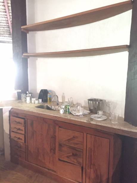 Sujeira do lado da pia: e depois fica tudo sujo assim! Sujeira do lado da pia: e depois fica tudo sujo assim!