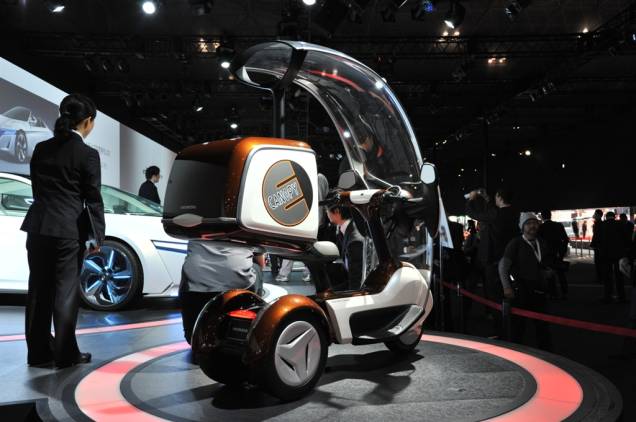 Além das características relacionadas a poluição e eficiência energética, o E-Canopy da Honda também traz conceitos de segurança para o piloto e melhor dirigibilidade Além das características relacionadas a poluição e eficiência energética, o E-Canopy da Honda também traz conceitos de segurança para o piloto e melhor dirigibilidade