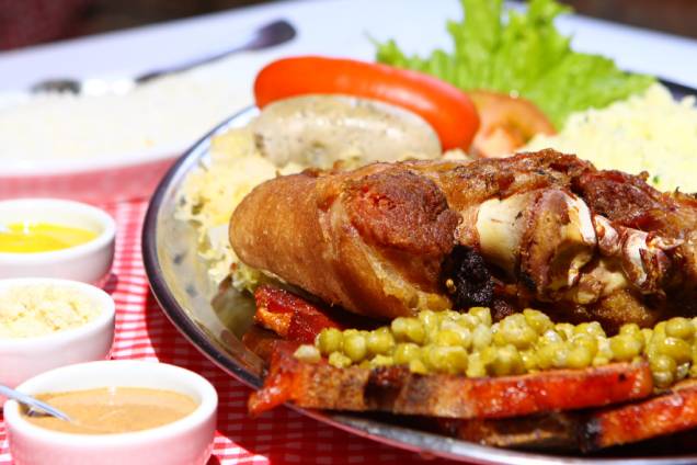 Eisbein, o joelho de porco, um dos mais famosos pratos da culinária alemã