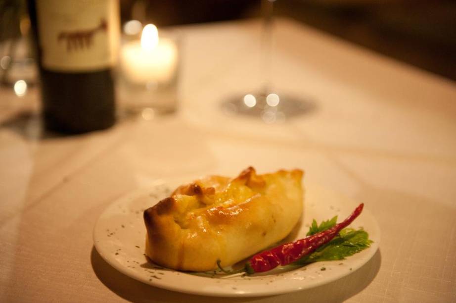 Empanada criolla do restaurante Libertango, em Campos do Jordão, São Paulo