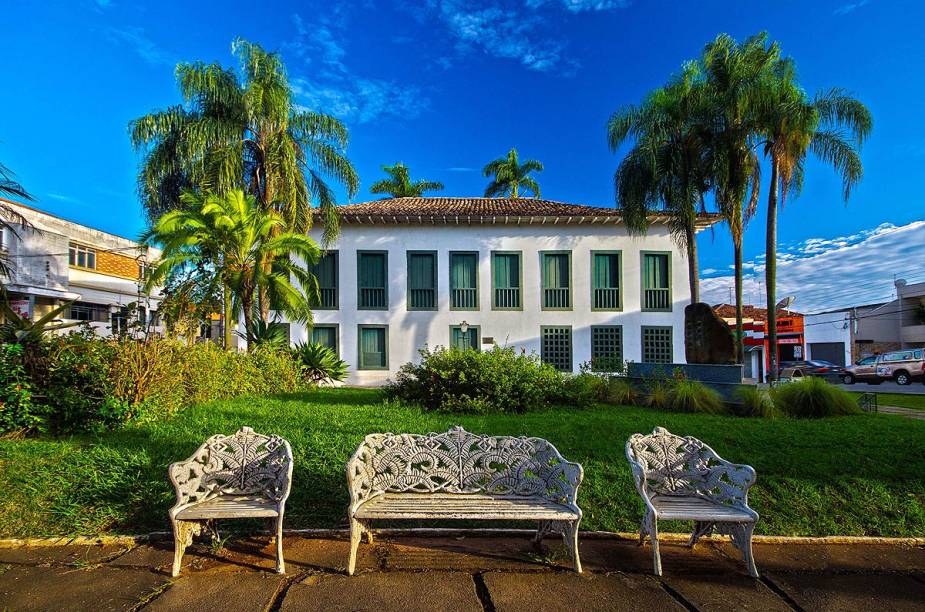 O Museu Municipal João Batista Conti tem acervo relativo a três períodos da história do Brasil: Colônia, Império e República