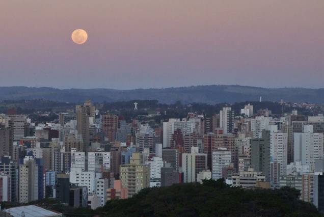 Vista do entardecer em Campinas, São Paulo