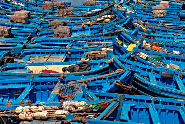 Barcos pesqueiros em Essaouira, uma cidade litorânea a oeste de Marrakesh