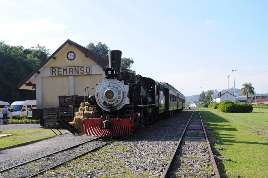 O passeio de maria-fumaça entre Carlos Barbosa e Garibaldi, no Rio Grande do Sul, é ótimo para conhecer cenários bucólicos da serra O passeio de maria-fumaça entre Carlos Barbosa e Garibaldi, no Rio Grande do Sul, é ótimo para conhecer cenários bucólicos da serra