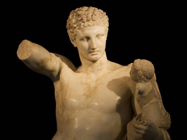 Estátua de Hermes em Olímpia Estátua de Hermes em Olímpia