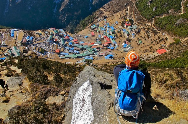 <strong>Campo Base do Monte Everest (Nepal)</strong> O Campo Base da maior montanha do mundo é um dos percursos para trekking mais procurados por aventureiros. A trilha saindo de Lukla, no Himalaia, até o Campo Base de Nepal costuma ser feita em 16 dias, chegando a uma altitude de cerca de 5.500 metros. Vilarejos com monastérios budistas, florestas e vistas deslumbrantes são os principais atrativos da caminhada <strong>Campo Base do Monte Everest (Nepal)</strong> O Campo Base da maior montanha do mundo é um dos percursos para trekking mais procurados por aventureiros. A trilha saindo de Lukla, no Himalaia, até o Campo Base de Nepal costuma ser feita em 16 dias, chegando a uma altitude de cerca de 5.500 metros. Vilarejos com monastérios budistas, florestas e vistas deslumbrantes são os principais atrativos da caminhada