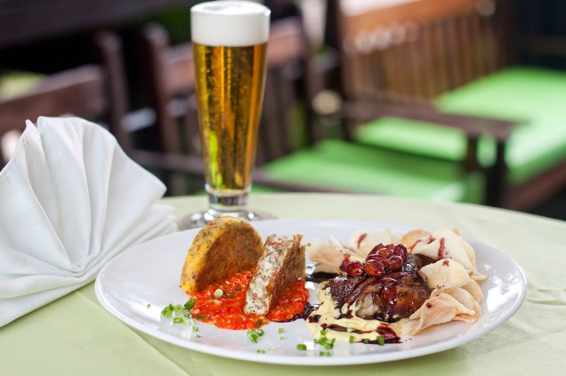 Viagem germânica: prato servido pelo restaurante Expresso Blumenau