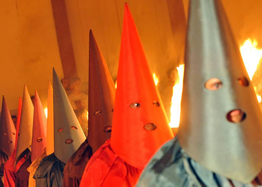 O ritual na <a href="https://viagemeturismo.abril.com.br/cidades/goias/" target="_blank">cidade de Goiás (GO)</a> resgata tradições do século 18 e representa a perseguição dos soldados romanos a Jesus na antiga Jerusalém O ritual na <a href="https://viagemeturismo.abril.com.br/cidades/goias/" target="_blank">cidade de Goiás (GO)</a> resgata tradições do século 18 e representa a perseguição dos soldados romanos a Jesus na antiga Jerusalém