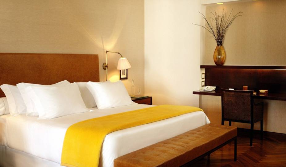 Apartamento deluxe do hotel Fasano, localizado em <a href="https://viajeaqui.abril.com.br/cidades/br-sp-sao-paulo" rel="São Paulo" target="_blank">São Paulo</a>, <a href="https://viajeaqui.abril.com.br/estados/br-sao-paulo" rel="São Paulo" target="_blank">São Paulo</a>