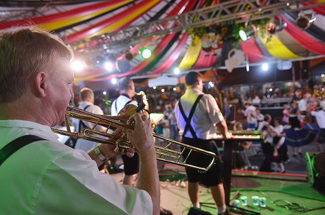 Além da música típica alemã, desfiles, comida típica e apresentações estão entre os destaques Além da música típica alemã, desfiles, comida típica e apresentações estão entre os destaques
