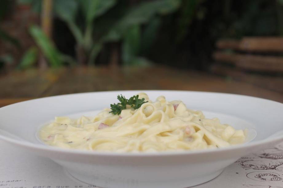 Fettuccine carbona do <strong>Brado</strong>, localizado em <a href="https://viajeaqui.abril.com.br/cidades/br-sp-sao-paulo/" rel="São Paulo" target="_blank">São Paulo</a>