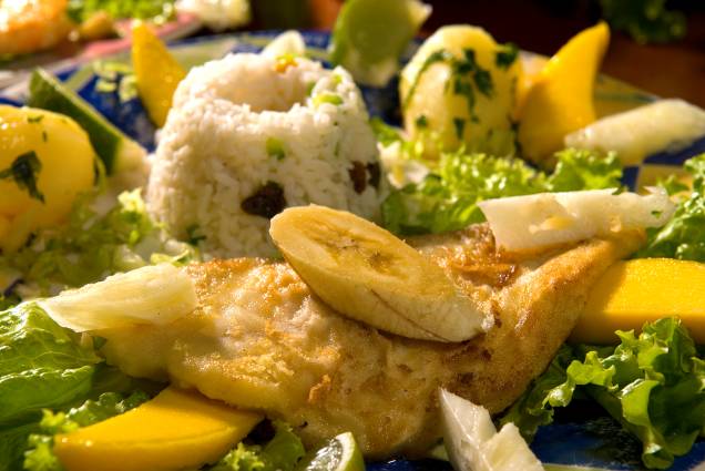 <a href="https://viajeaqui.abril.com.br/estabelecimentos/br-rj-paraty-restaurante-arpoador" rel="Arpoador" target="_blank"><strong>Arpoador </strong></a>A especialidade do restaurante são as moquecas, mas uma sugestão diferente são os filés de linguado grelhados servidos com frutas da estação<br /><strong>Onde:</strong> R. da Matriz, 7 (Centro Histórico); <strong>tel.:</strong> (24) 9812-1606<br /><strong>Horário de funcionamento: </strong>das 12h às 23h30 <a href="https://viajeaqui.abril.com.br/estabelecimentos/br-rj-paraty-restaurante-arpoador" rel="Arpoador" target="_blank"><strong>Arpoador </strong></a>A especialidade do restaurante são as moquecas, mas uma sugestão diferente são os filés de linguado grelhados servidos com frutas da estação<br /><strong>Onde:</strong> R. da Matriz, 7 (Centro Histórico); <strong>tel.:</strong> (24) 9812-1606<br /><strong>Horário de funcionamento: </strong>das 12h às 23h30