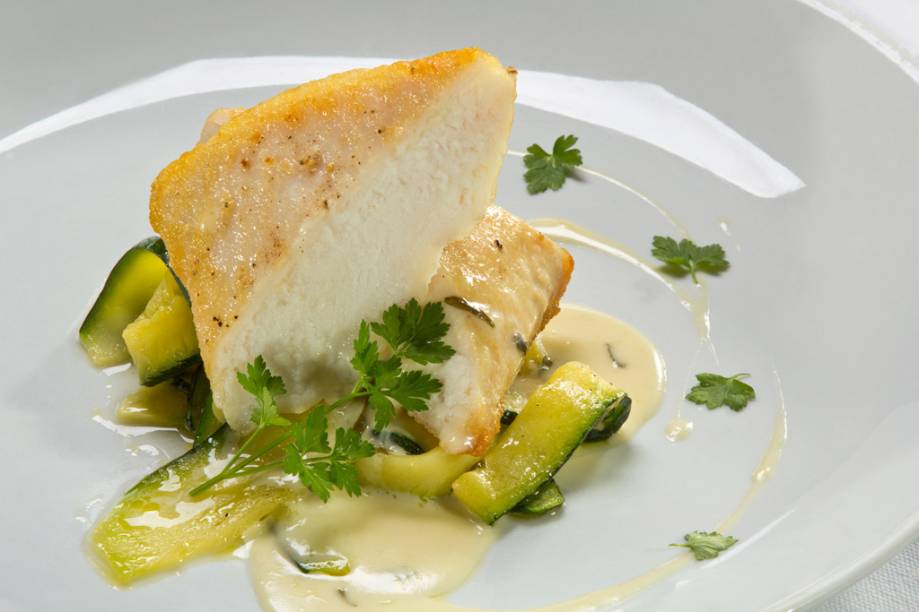 <strong><a href="https://viajeaqui.abril.com.br/estabelecimentos/br-sp-ribeirao-preto-restaurante-flor-de-sal-bistro" rel="Flor de Sal Bistrô" target="_blank">Flor de Sal Bistrô</a></strong><br />Para a Restaurant Week, está no cardápio o pirarucu roti, papardelle de abóbora caipira e molho de limão siciliano confit. <em>R. Floriano Peixoto, 1463, Boulevard, Ribeirão Preto, <a href="https://www.flordesalbistro.com" rel="www.flordesalbistro.com" target="_blank">www.flordesalbistro.com</a></em> <strong><a href="https://viajeaqui.abril.com.br/estabelecimentos/br-sp-ribeirao-preto-restaurante-flor-de-sal-bistro" rel="Flor de Sal Bistrô" target="_blank">Flor de Sal Bistrô</a></strong><br />Para a Restaurant Week, está no cardápio o pirarucu roti, papardelle de abóbora caipira e molho de limão siciliano confit. <em>R. Floriano Peixoto, 1463, Boulevard, Ribeirão Preto, <a href="https://www.flordesalbistro.com" rel="www.flordesalbistro.com" target="_blank">www.flordesalbistro.com</a></em>