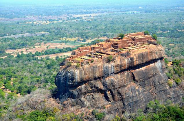 A fortaleza no rochedo de Sigiriya é um dos grandes destaques de uma viagem ao Sri Lanka