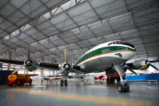 Museu da TAM expõe cerca de 70 aviões diferentes e tem simuladores de voo