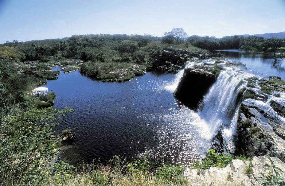 <strong>4. <a href="/cidades/br-mg-serra-do-cipo" target="_blank">Serra do Cipó</a> (4 dias) </strong>O traçado sinuoso da MG-010 antecipa a beleza que os andarilhos exploram no parque nacional, repleto de trilhas e <strong>cachoeiras</strong>.