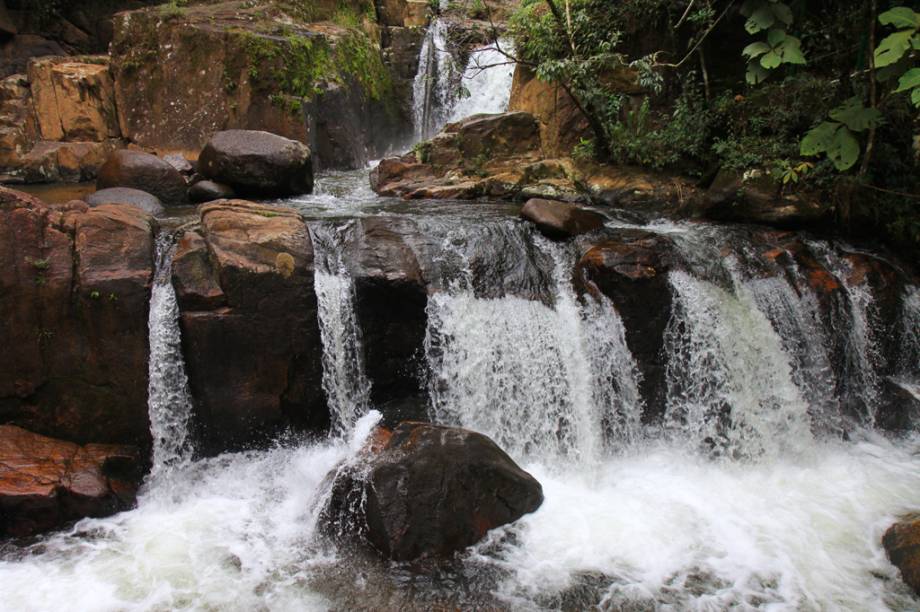 <strong>São Francisco Xavier (São Paulo)</strong> O acesso complicado por estradas tortuosas fazem de <a href="https://viajeaqui.abril.com.br/cidades/br-sp-sao-francisco-xavier">São Francisco Xavier</a> um destino a ser descoberto. Boas pousadas, caminhadas tranquilas em meio à mata e cachoeiras são suas principais atrações nas encostas da Mantiqueira. <a href="https://www.booking.com/searchresults.pt-br.html?aid=332455&lang=pt-br&sid=eedbe6de09e709d664615ac6f1b39a5d&sb=1&src=searchresults&src_elem=sb&error_url=https%3A%2F%2Fwww.booking.com%2Fsearchresults.pt-br.html%3Faid%3D332455%3Bsid%3Deedbe6de09e709d664615ac6f1b39a5d%3Bcity%3D-634523%3Bclass_interval%3D1%3Bdest_id%3D-675791%3Bdest_type%3Dcity%3Bdtdisc%3D0%3Bfrom_sf%3D1%3Bgroup_adults%3D2%3Bgroup_children%3D0%3Binac%3D0%3Bindex_postcard%3D0%3Blabel_click%3Dundef%3Bno_rooms%3D1%3Boffset%3D0%3Bpostcard%3D0%3Braw_dest_type%3Dcity%3Broom1%3DA%252CA%3Bsb_price_type%3Dtotal%3Bsearch_selected%3D1%3Bsrc%3Dsearchresults%3Bsrc_elem%3Dsb%3Bss%3DTeres%25C3%25B3polis%252C%2520%25E2%2580%258BRio%2520de%2520Janeiro%252C%2520%25E2%2580%258BBrasil%3Bss_all%3D0%3Bss_raw%3DTeres%25C3%25B3polis%3Bssb%3Dempty%3Bsshis%3D0%3Bssne_untouched%3DCanela%26%3B&ss=S%C3%A3o+Francisco+Xavier%2C+%E2%80%8BS%C3%A3o+Paulo%2C+%E2%80%8BBrasil&ssne=Teres%C3%B3polis&ssne_untouched=Teres%C3%B3polis&city=-675791&checkin_monthday=&checkin_month=&checkin_year=&checkout_monthday=&checkout_month=&checkout_year=&no_rooms=1&group_adults=2&group_children=0&highlighted_hotels=&from_sf=1&ss_raw=S%C3%A3o+Francisco+&ac_position=0&ac_langcode=xb&dest_id=-670519&dest_type=city&search_pageview_id=a549929d81390086&search_selected=true&search_pageview_id=a549929d81390086&ac_suggestion_list_length=5&ac_suggestion_theme_list_length=0" target="_blank" rel="noopener"> <em>Busque hospedagens em Snao Francisco Xavier no Booking.com</em> </a> <strong>São Francisco Xavier (São Paulo)</strong> O acesso complicado por estradas tortuosas fazem de <a href="https://viajeaqui.abril.com.br/cidades/br-sp-sao-francisco-xavier">São Francisco Xavier</a> um destino a ser descoberto. Boas pousadas, caminhadas tranquilas em meio à mata e cachoeiras são suas principais atrações nas encostas da Mantiqueira. <a href="https://www.booking.com/searchresults.pt-br.html?aid=332455&lang=pt-br&sid=eedbe6de09e709d664615ac6f1b39a5d&sb=1&src=searchresults&src_elem=sb&error_url=https%3A%2F%2Fwww.booking.com%2Fsearchresults.pt-br.html%3Faid%3D332455%3Bsid%3Deedbe6de09e709d664615ac6f1b39a5d%3Bcity%3D-634523%3Bclass_interval%3D1%3Bdest_id%3D-675791%3Bdest_type%3Dcity%3Bdtdisc%3D0%3Bfrom_sf%3D1%3Bgroup_adults%3D2%3Bgroup_children%3D0%3Binac%3D0%3Bindex_postcard%3D0%3Blabel_click%3Dundef%3Bno_rooms%3D1%3Boffset%3D0%3Bpostcard%3D0%3Braw_dest_type%3Dcity%3Broom1%3DA%252CA%3Bsb_price_type%3Dtotal%3Bsearch_selected%3D1%3Bsrc%3Dsearchresults%3Bsrc_elem%3Dsb%3Bss%3DTeres%25C3%25B3polis%252C%2520%25E2%2580%258BRio%2520de%2520Janeiro%252C%2520%25E2%2580%258BBrasil%3Bss_all%3D0%3Bss_raw%3DTeres%25C3%25B3polis%3Bssb%3Dempty%3Bsshis%3D0%3Bssne_untouched%3DCanela%26%3B&ss=S%C3%A3o+Francisco+Xavier%2C+%E2%80%8BS%C3%A3o+Paulo%2C+%E2%80%8BBrasil&ssne=Teres%C3%B3polis&ssne_untouched=Teres%C3%B3polis&city=-675791&checkin_monthday=&checkin_month=&checkin_year=&checkout_monthday=&checkout_month=&checkout_year=&no_rooms=1&group_adults=2&group_children=0&highlighted_hotels=&from_sf=1&ss_raw=S%C3%A3o+Francisco+&ac_position=0&ac_langcode=xb&dest_id=-670519&dest_type=city&search_pageview_id=a549929d81390086&search_selected=true&search_pageview_id=a549929d81390086&ac_suggestion_list_length=5&ac_suggestion_theme_list_length=0" target="_blank" rel="noopener"> <em>Busque hospedagens em Snao Francisco Xavier no Booking.com</em> </a>